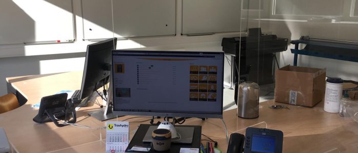 Covid19 preventie scherm voor kantoor werkplekken